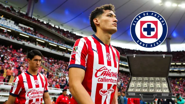 Chiquete en partido con Chivas y el escudo de Cruz Azul