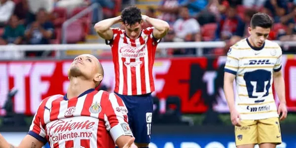 Chiquete y Chicharito vs Pumas/FOTO: Mediotiempo