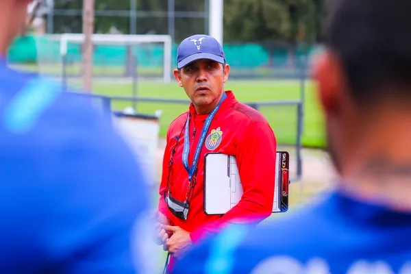 Chivas arribo a la capital del país para enfrentar a Cruz Azul.