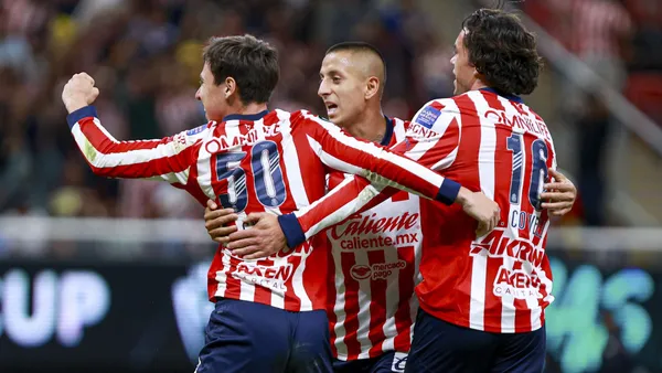 Chivas ganó el primer clásico y hasta un jugador del rebaño que ha sido borrado por completo celebró | Foto: Mexsport