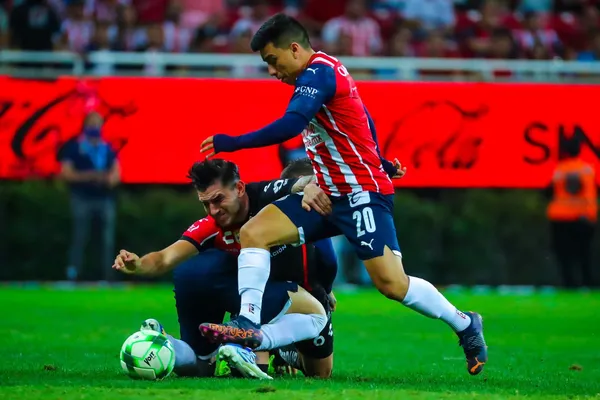 Chivas necesita dos goles para clasificar a semifinales.