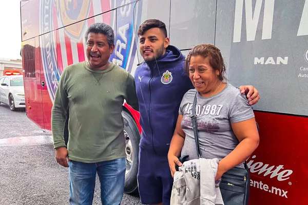 Chivas prefirió viajar al Estado de México por tierra para evitar complicaciones.