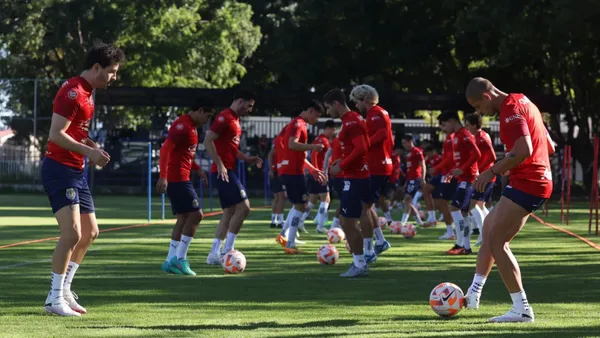 Chivas se habría perdido de otro refuerzo para el Clausura 2025 | Foto: @Chivas