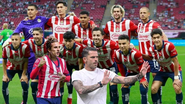 Cortizo con la de Chivas, Gago y los jugadores de Chivas en la foto