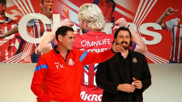 Cowell sobre el interés de Chivas para ficharlo