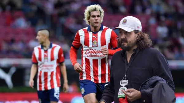 Cowell y Amaury en partido con Chivas