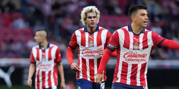 Cowell y Nene con Chivas/FOTO: X Chivas