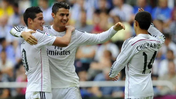 De ser compañeros en el Real Madrid a ser rivales en la Liga MX, James Rodríguez y Chicharito | Foto: Sports Illustrated