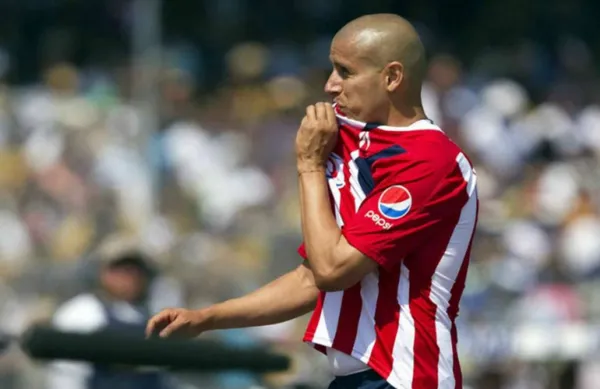 Desde 2004 que llego al conjunto rojiblanco el Bofo llenó de alegrías, grandes goles y algunas polémicas, hoy nos damos un clavado en su trayectoria