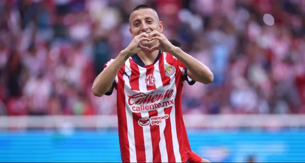 El atacante de las Chivas ha encontrado cierta constancia y metió gol contra Querétaro en la jornada 3