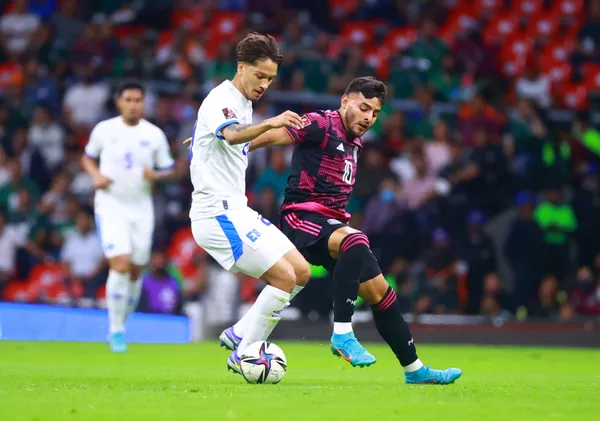 El delantero de Chivas vió acción en dos de los tres partidos que la selección mexicana disputó en el cierre del octagonal final de la CONCACAF.