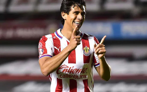 El delantero rojiblanco vuelve de su lesión y tendrá la oportunidad de afianzarse en el centro de ataque.