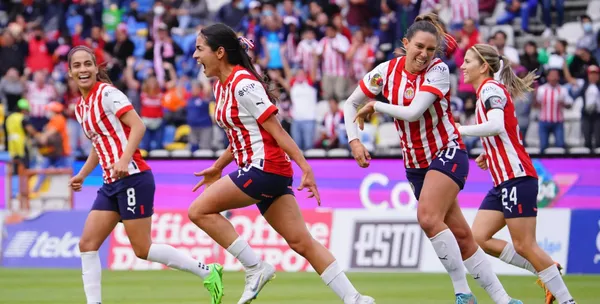 El equipo femenil del Rebaño se encamina al bicampeonato.