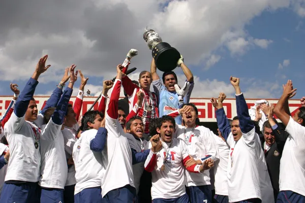 El exentrenador de Chivas campeón en el torneo Apertura 2006 aseguró que el ‘Rebaño’ puede conquistar el título.