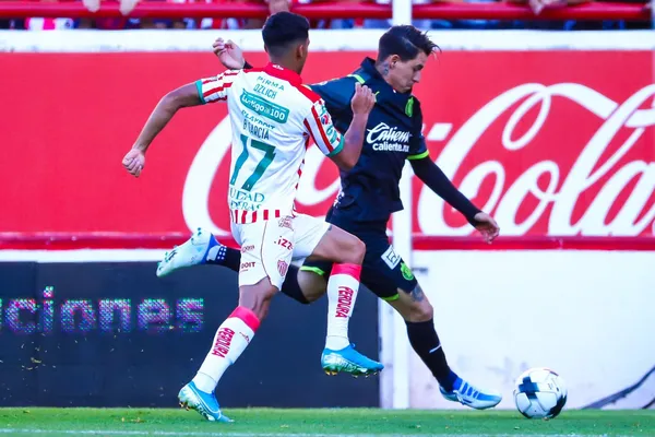 El Guadalajara venció al Necaxa y llegó a 26 puntos en el torneo.