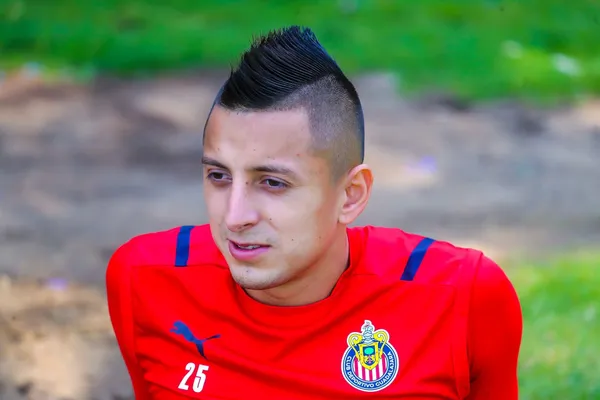 El "Piojo" falló dos oportunidades claras de gol frente al Atlas.