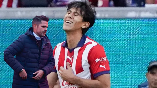 El refuerzo que surge en Chivas ahora que ponen a Macías fuera del equipo