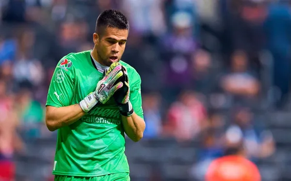 El ‘Wacho’ fue criticado fuertemente por la afición de Chivas en redes sociales.