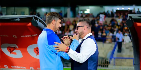 En la serie entre Pumas y Chivas tendremos un gran duelo de estrategias entre Antonio Mohamed y Veljko Paunovic.