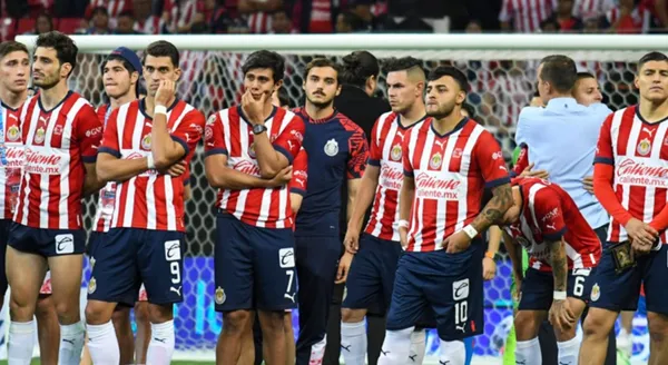 En un solo partido se convirtió de héroe a villano en la gran final y ahora saldría de Chivas.