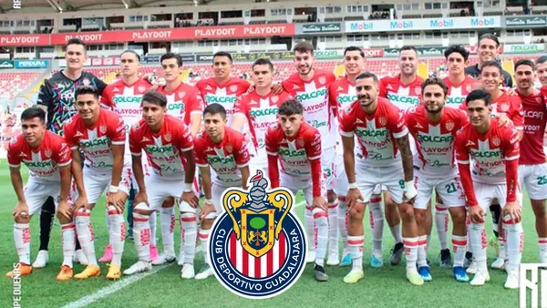 Equipo del Necaxa y el escudo de Chivas