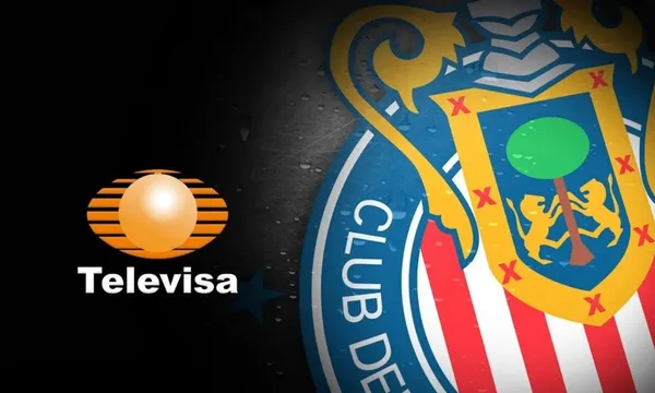 Escudo de las Chivas y junto a él, el logo de Televisa/ Sport Judge