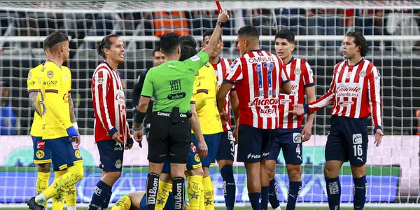 Expulsión de Cade Cowell / Foto: MEXSPORT