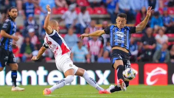 Expulsión de Chivas en el partido ante Querétaro | Foto: 90min
