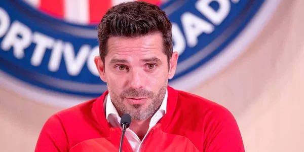 Fernando Gago empieza a hacer limpia en Guadalajara.