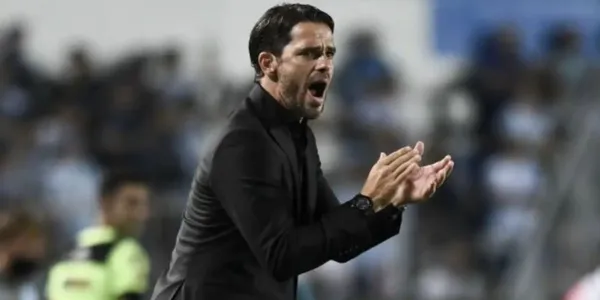 Fernando Gago es nombrado nuevo entrenador del Guadalajara.