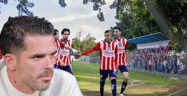Fernando Gago. junto a futbolistas de Chivas / FOTO SOY FÚTBOL