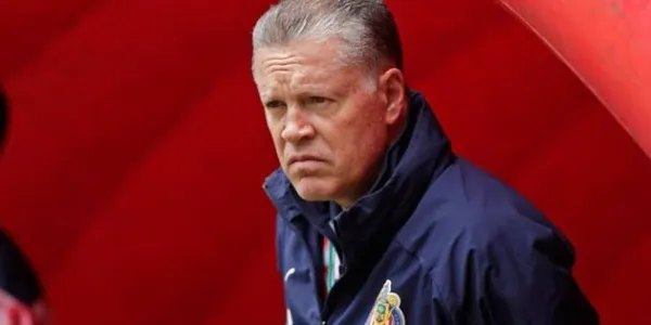 Fernando Hierro es el que está pagando todas las malas decisiones de Ricardo Peláez.