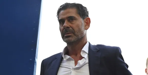 Fernando Hierro está haciendo han buen trabajo en Chivas que ya se lo quieren quitar a los rojiblancos.