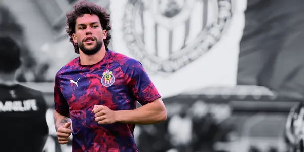 Fondo de Chivas con Cowell al frente