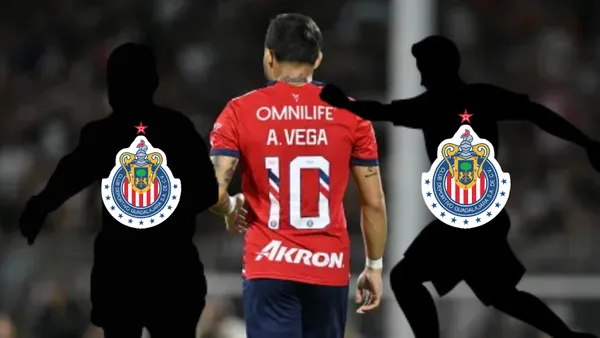 Foto: Alexis Vega y los jugadores que usaron el dorsal 10 en Chivas