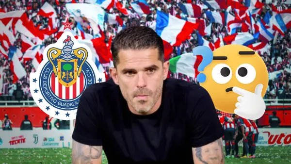 Foto: Fernando Gago en el banquillo de Chivas