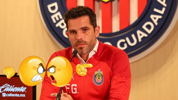 Foto: Getty Images / Fernando Gago en conferencia con Chivas