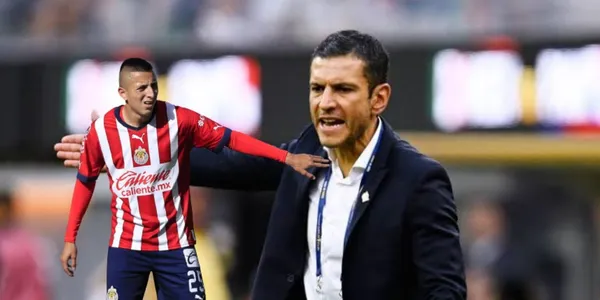 Fueron a seguirlo de Europa y Lozano exhibió a Roberto Alvarado contra Uzbekistan