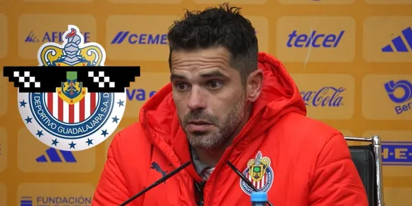 Gago con escudo de Chivas/FOTO: INF07