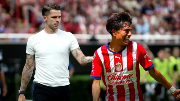 Gago en partido con Chivas y Padilla sonriendo