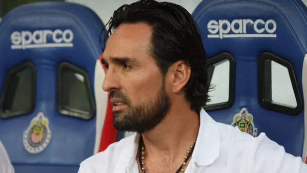 Gerardo Espinoza es nuevo DT de Chivas pero podría serlo por poco tiempo | Foto: X @chivas