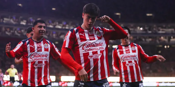 González celebrando. Foto: Chivas