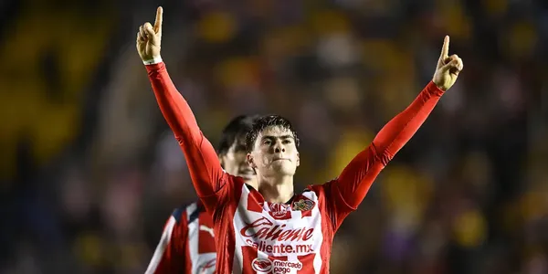 González celebrando. Foto: Chivas