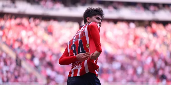 González festejando. Foto: Chivas