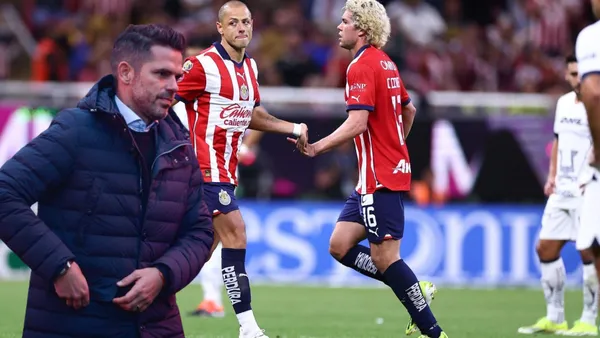 Gran gesto de Gago con Chicharito