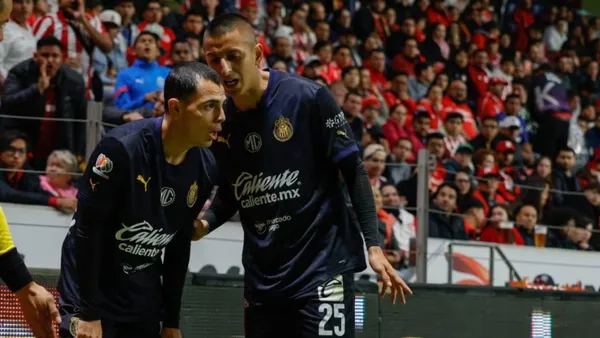 Hugo Camberos paso de héroe a villano en el Chivas vs Toluca | Foto: Récord