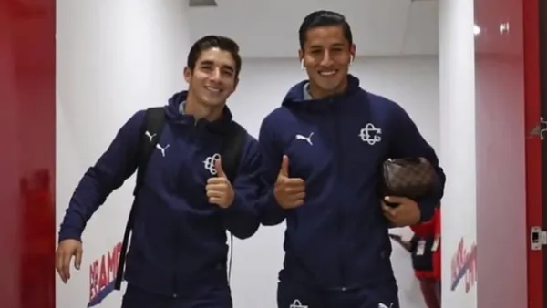 isáac Brizuela y Carlos Cisneros | Foto: IG @chivas