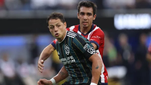 Javier Hernández enfrenta Chivas y toma una decisión sobre regresar al rebaño.