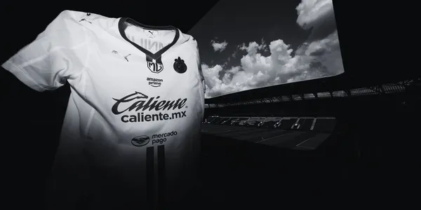 Jersey previo a partido. Foto: Chivas