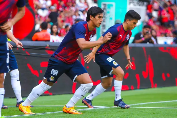 Jesús Sánchez jugará en lugar de Carlos Cisneros.